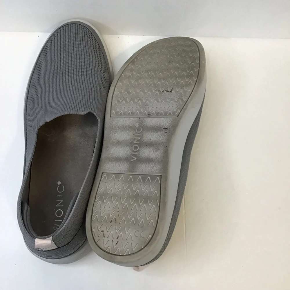 VIONIC Women's Gray Essence Sidney Knit Platform Slip-On Shoes Sneakers 8